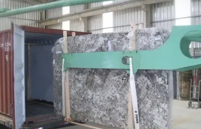 Moisture-sensitive natural stone during export container loading